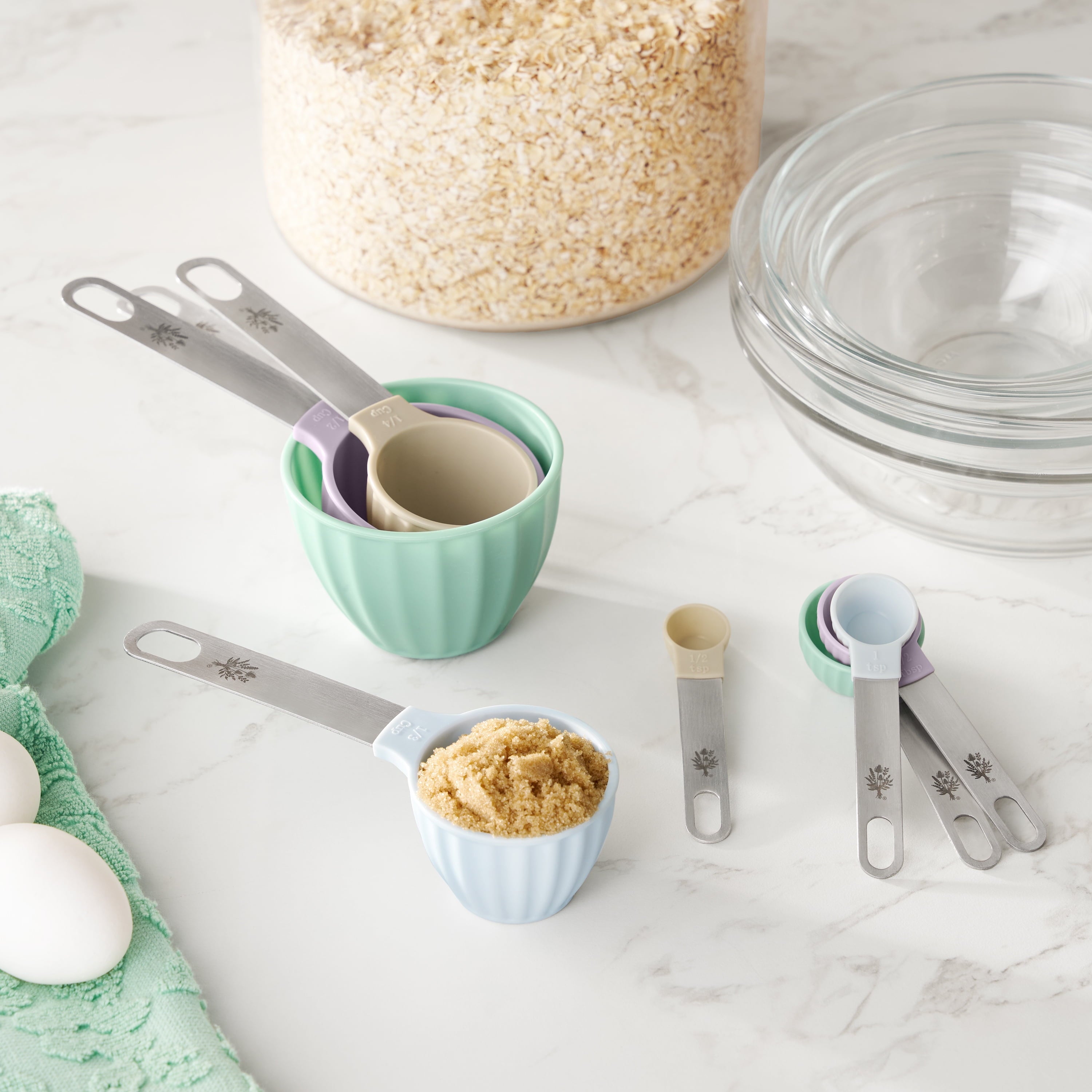 The Pioneer Woman 8-Piece Plastic Measuring Cup and Spoon Set, Multicolor - Image 4